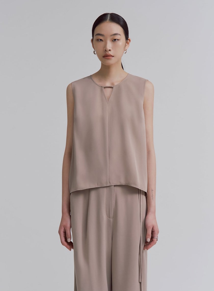 優雅輕盈鏤空無袖上衣