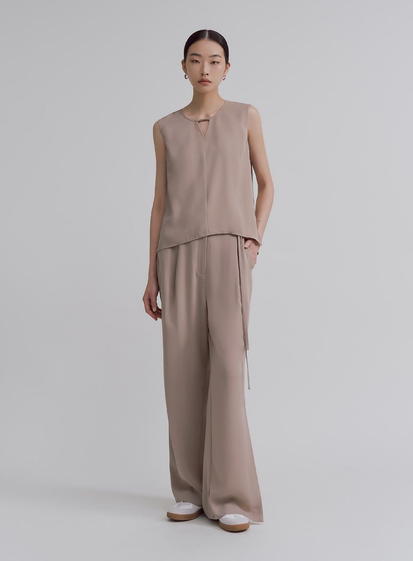 優雅輕盈鏤空無袖上衣