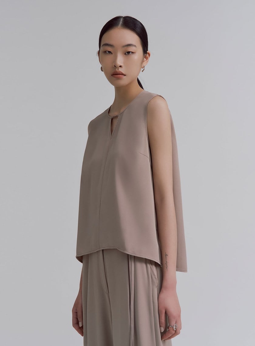 優雅輕盈鏤空無袖上衣