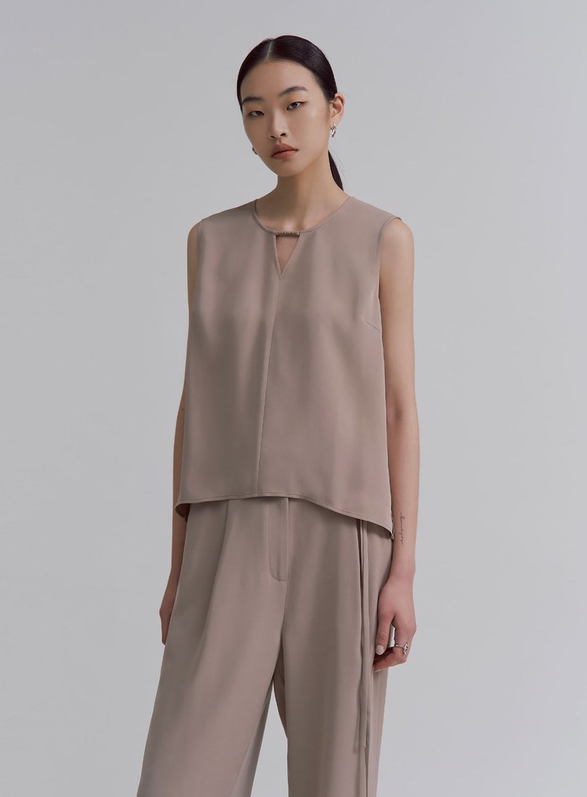 優雅輕盈鏤空無袖上衣