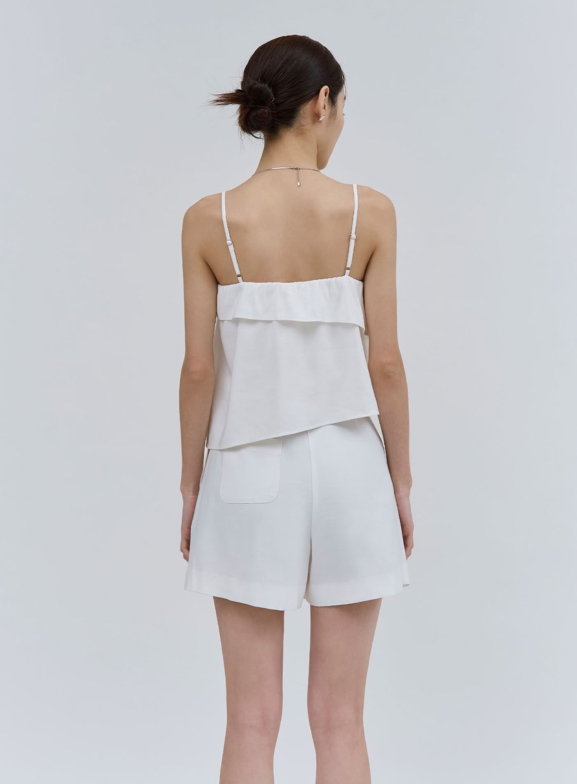 輕盈透氣不對稱口袋短褲