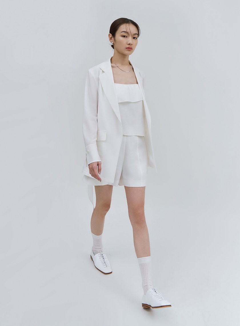 輕盈透氣不對稱口袋短褲