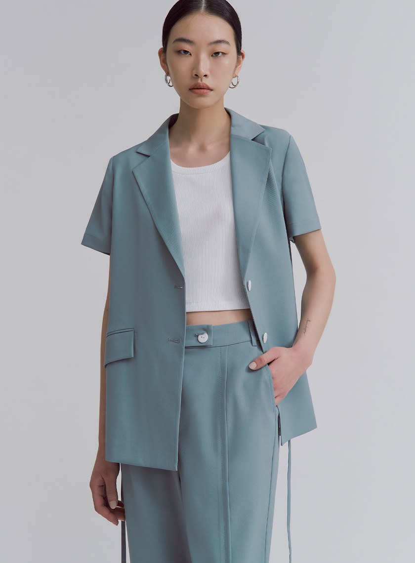 日常圓領細坑條短版上衣