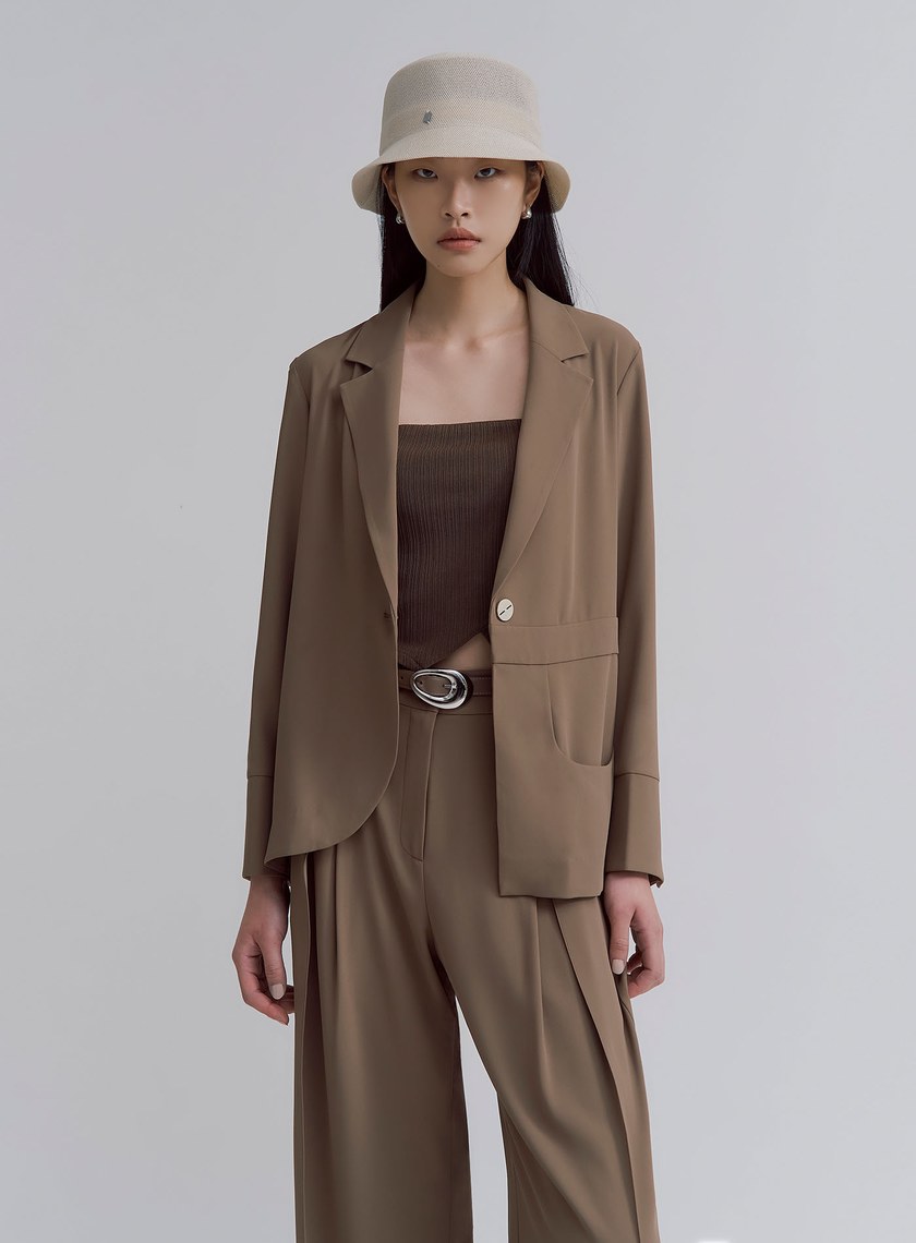 飄逸垂墜特殊口袋西裝外套