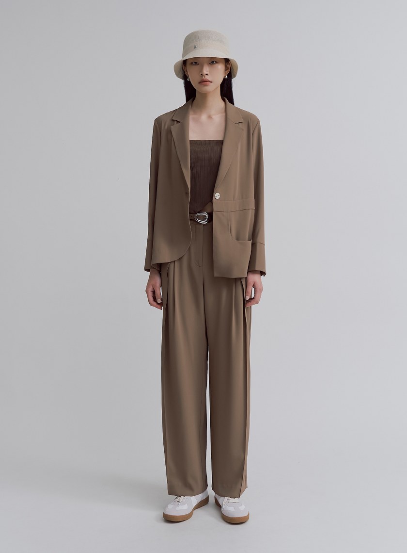 飄逸垂墜特殊口袋西裝外套