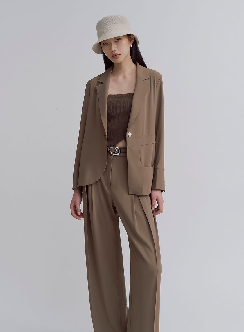 飄逸垂墜特殊口袋西裝外套