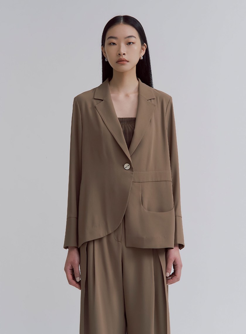 飄逸垂墜特殊口袋西裝外套