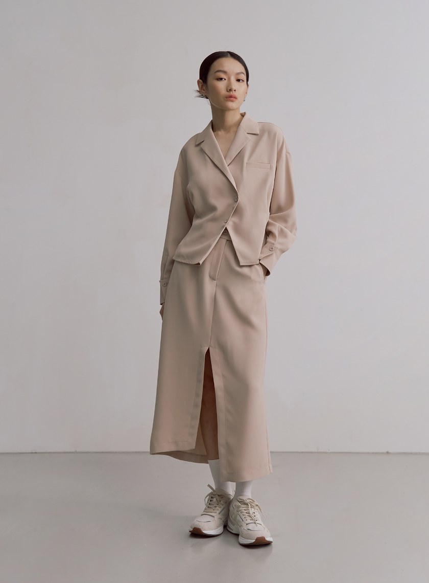 垂墜收腰綁帶西裝領型上衣