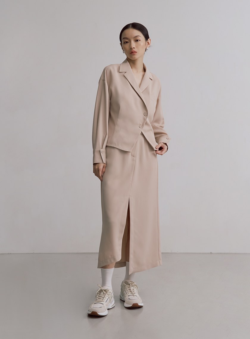 垂墜收腰綁帶西裝領型上衣