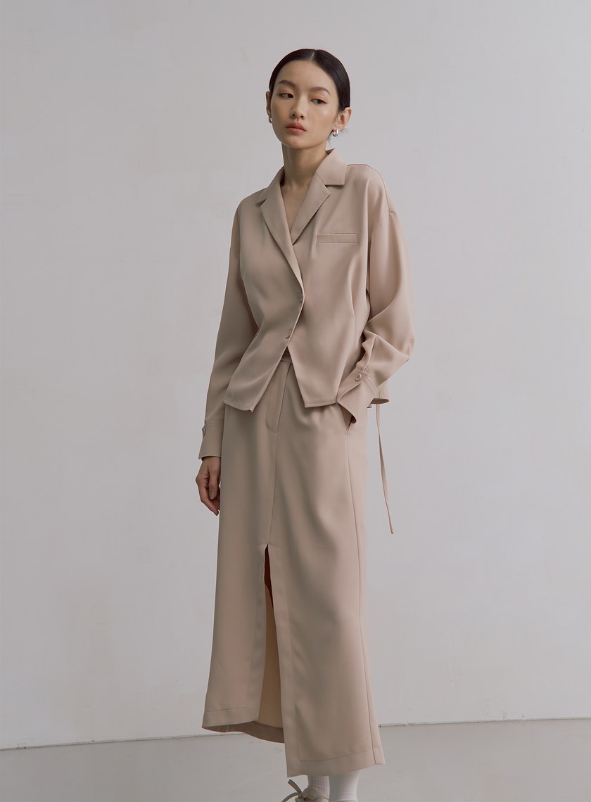 垂墜收腰綁帶西裝領型上衣