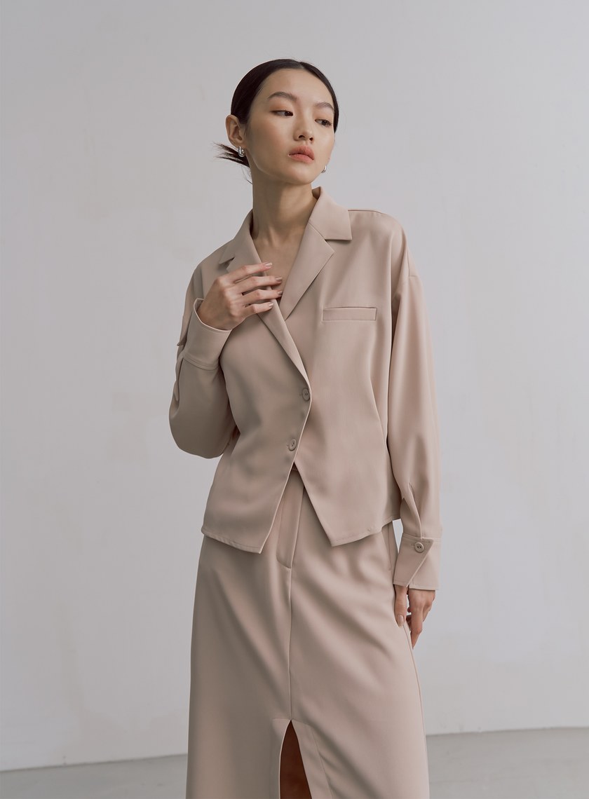 垂墜收腰綁帶西裝領型上衣