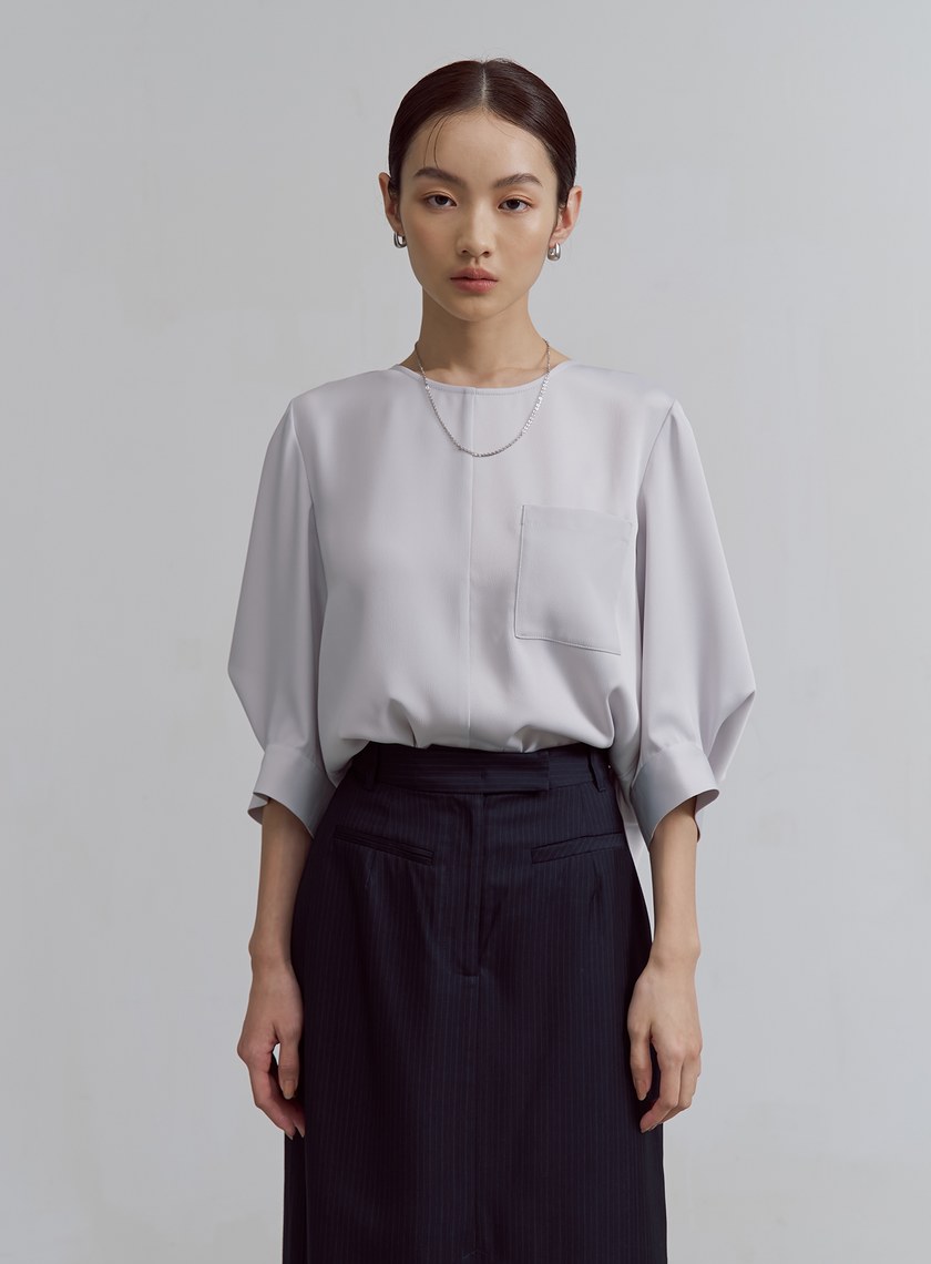 微光澤後壓褶五分袖上衣