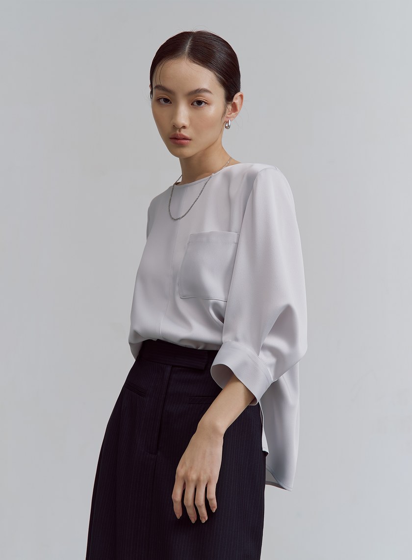 微光澤後壓褶五分袖上衣