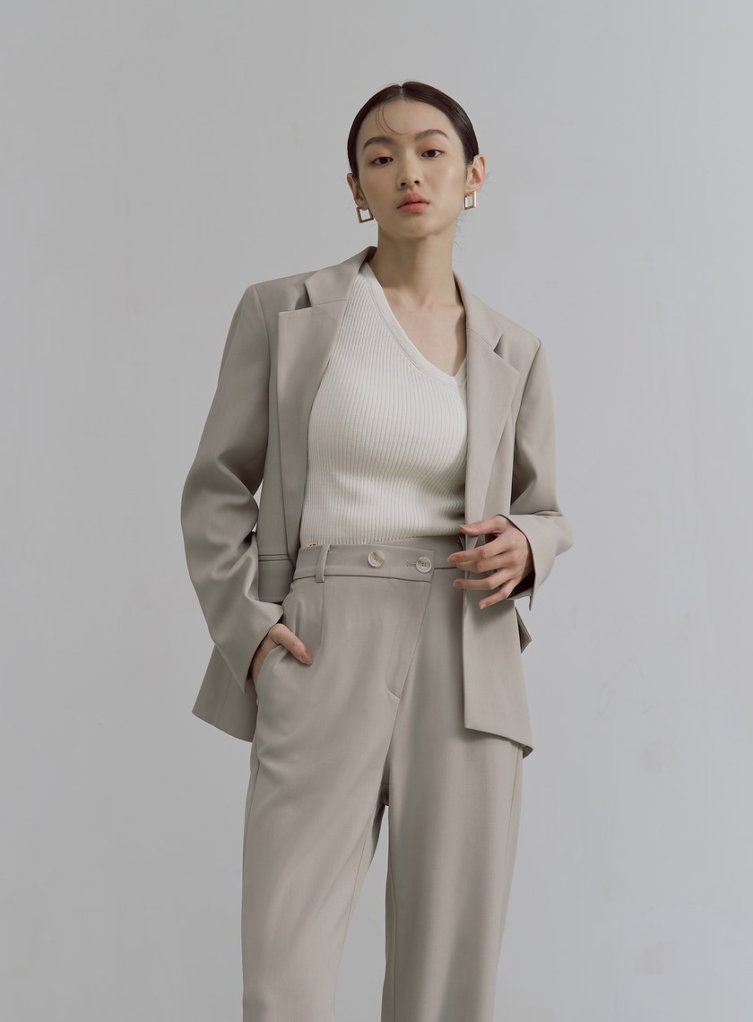 不對稱斜門襟垂順西裝褲