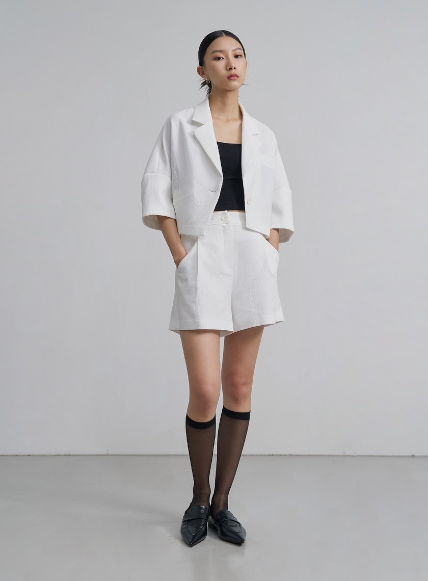 肌理感寬版打褶短褲