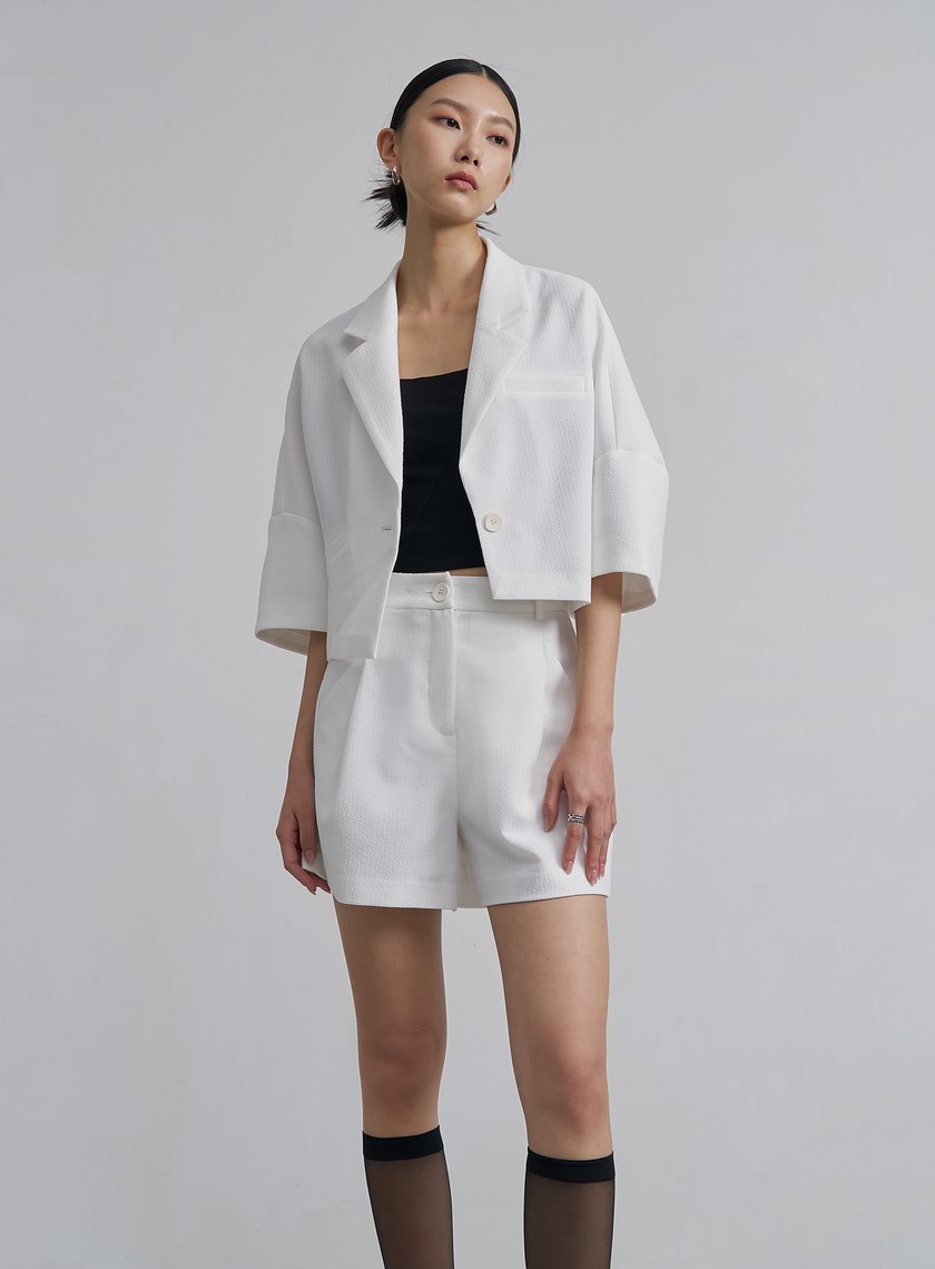 肌理感寬版打褶短褲