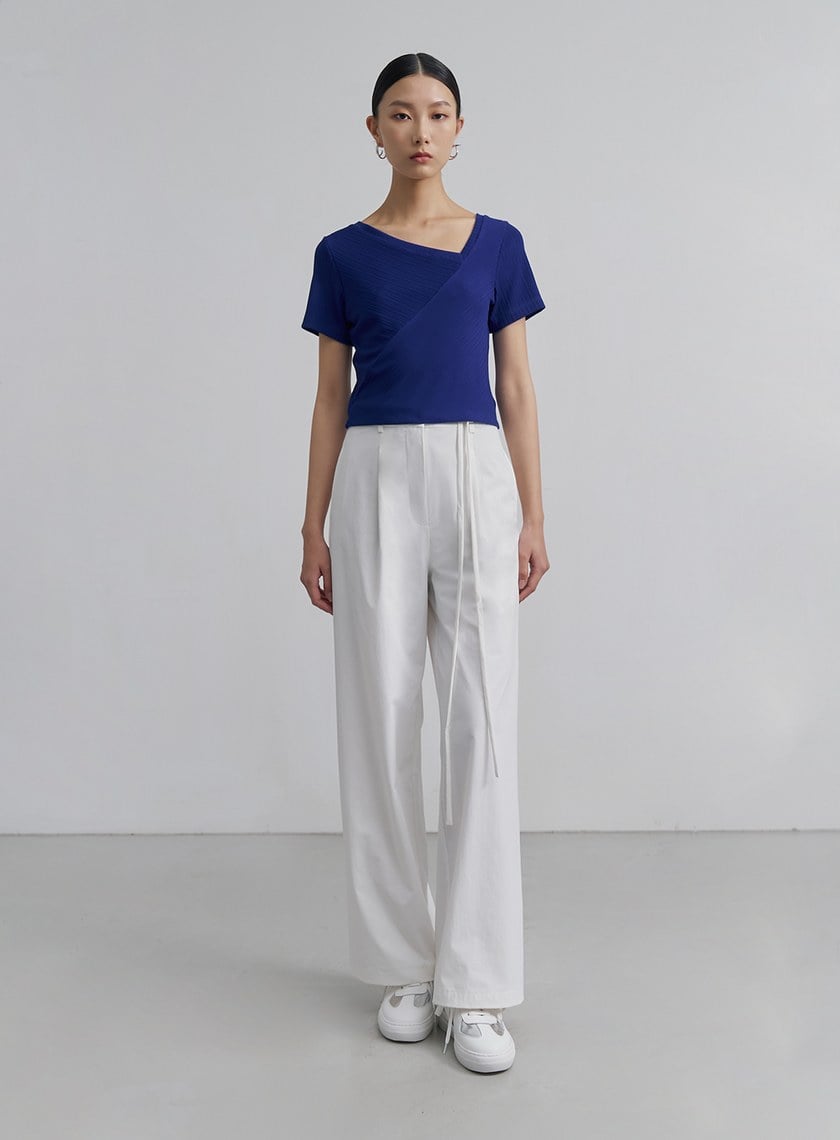 修身斜領細坑條短袖上衣