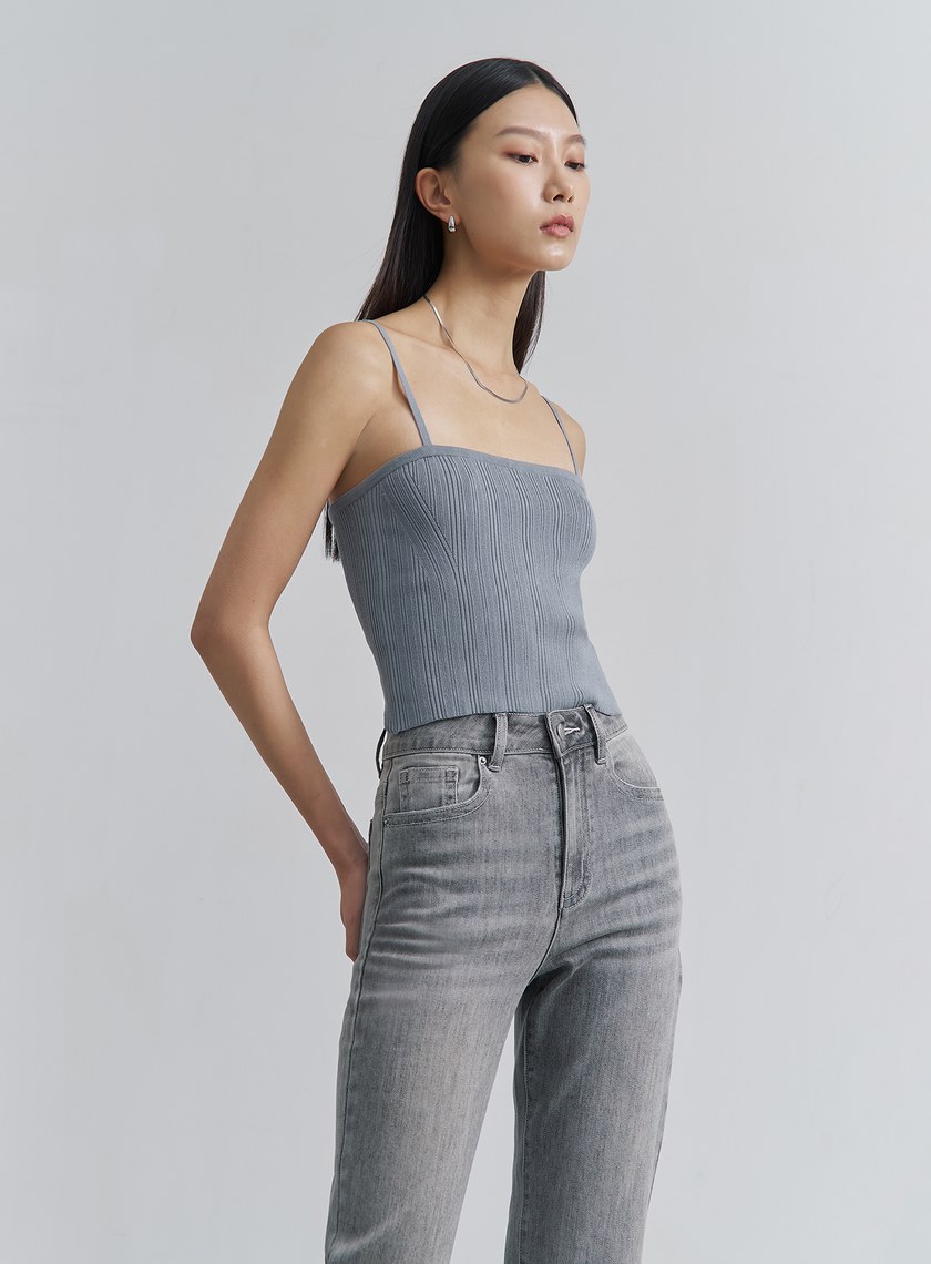 不規則坑條細肩帶上衣