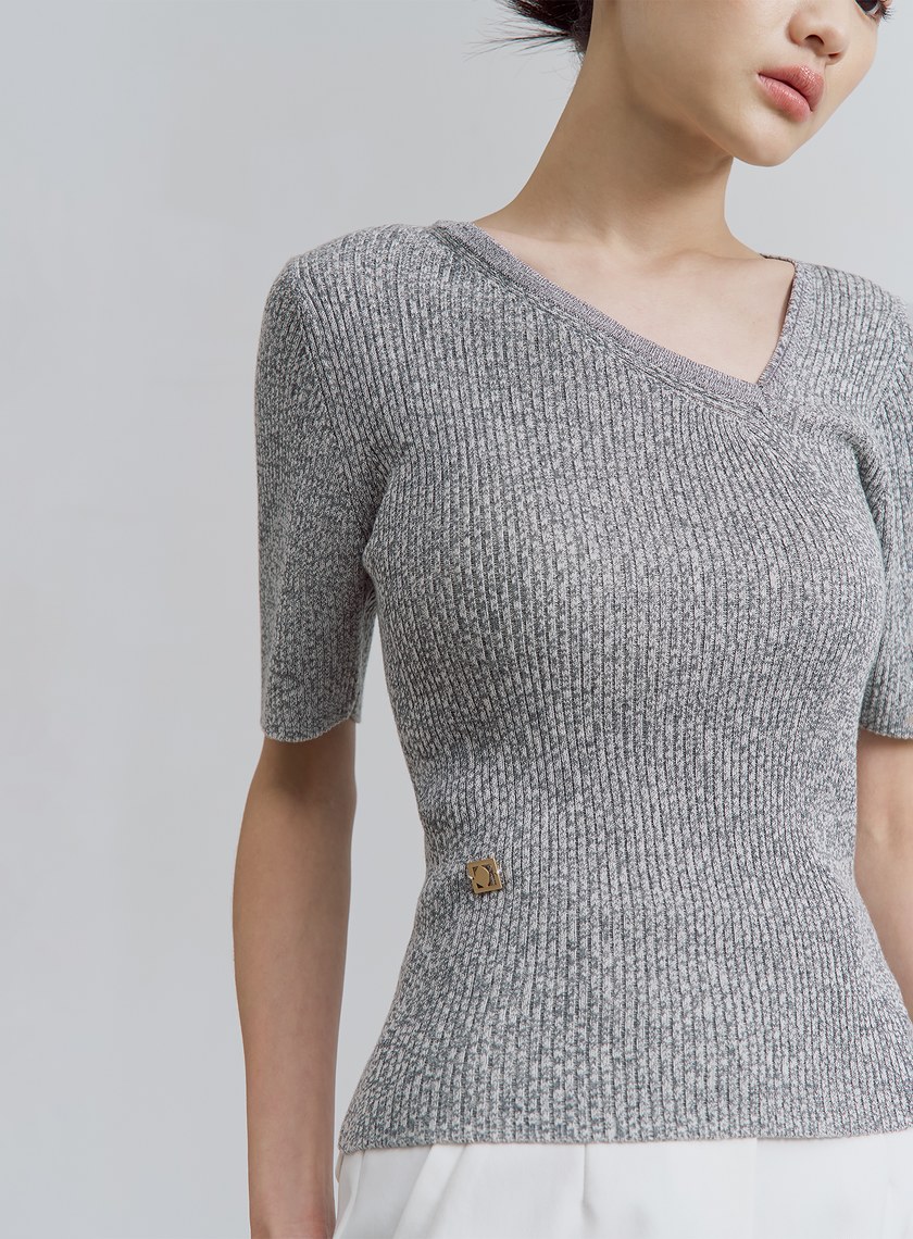 斜領短袖針織上衣