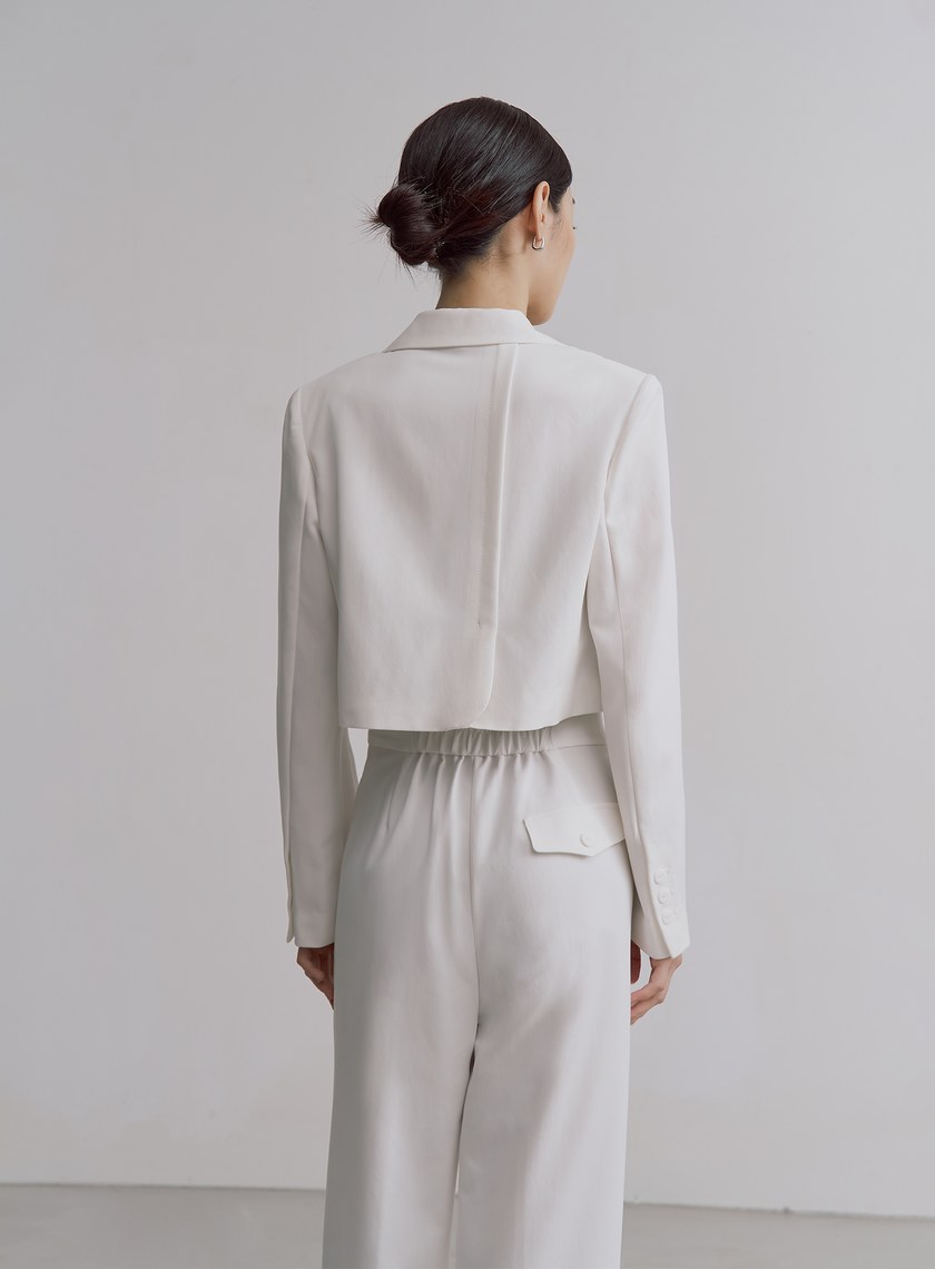 質感不對稱短版西裝外套