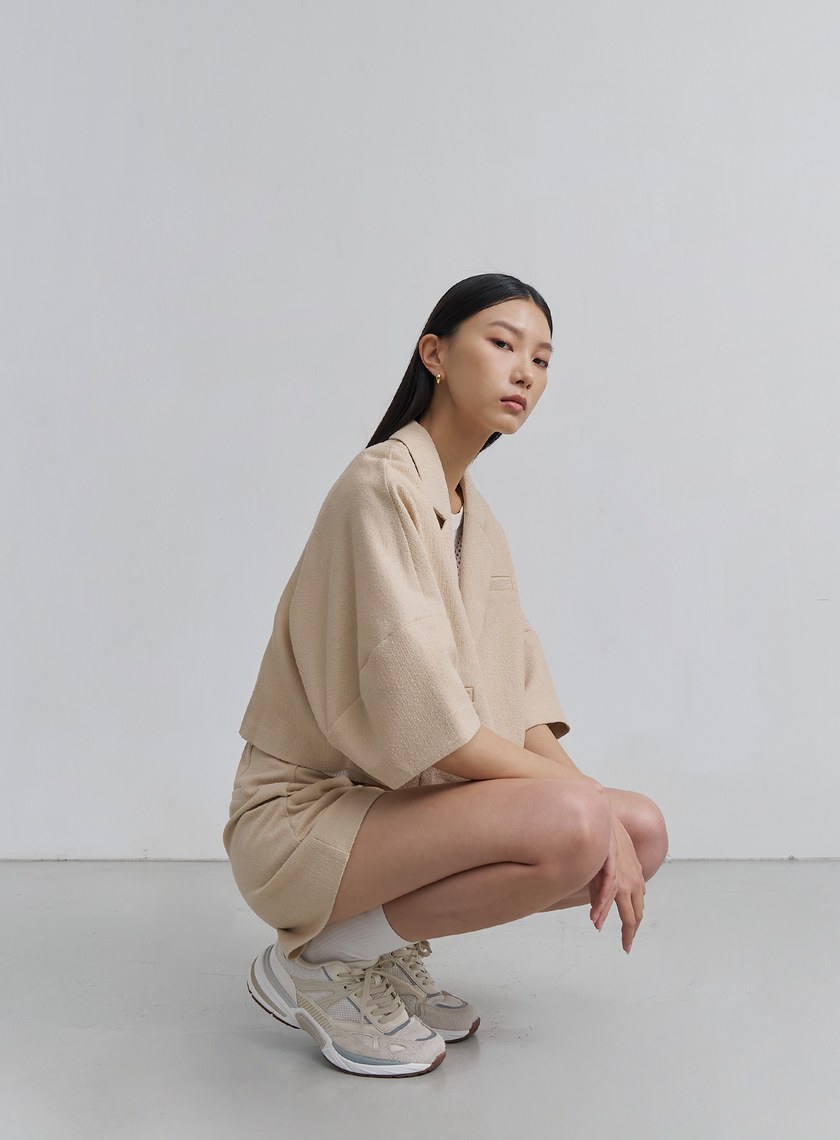 肌理感弧形五分袖外套