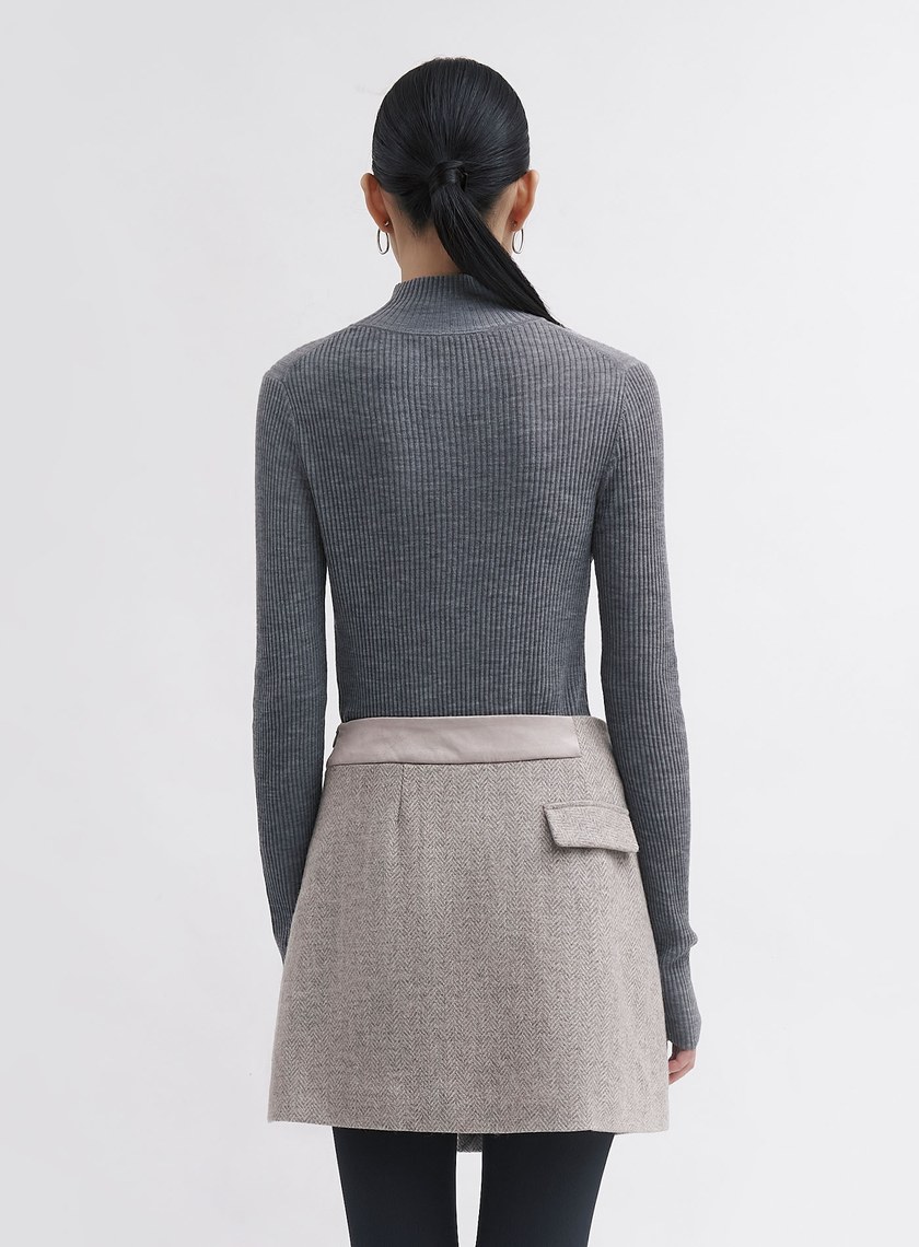 可機洗羊毛半高領針織衫