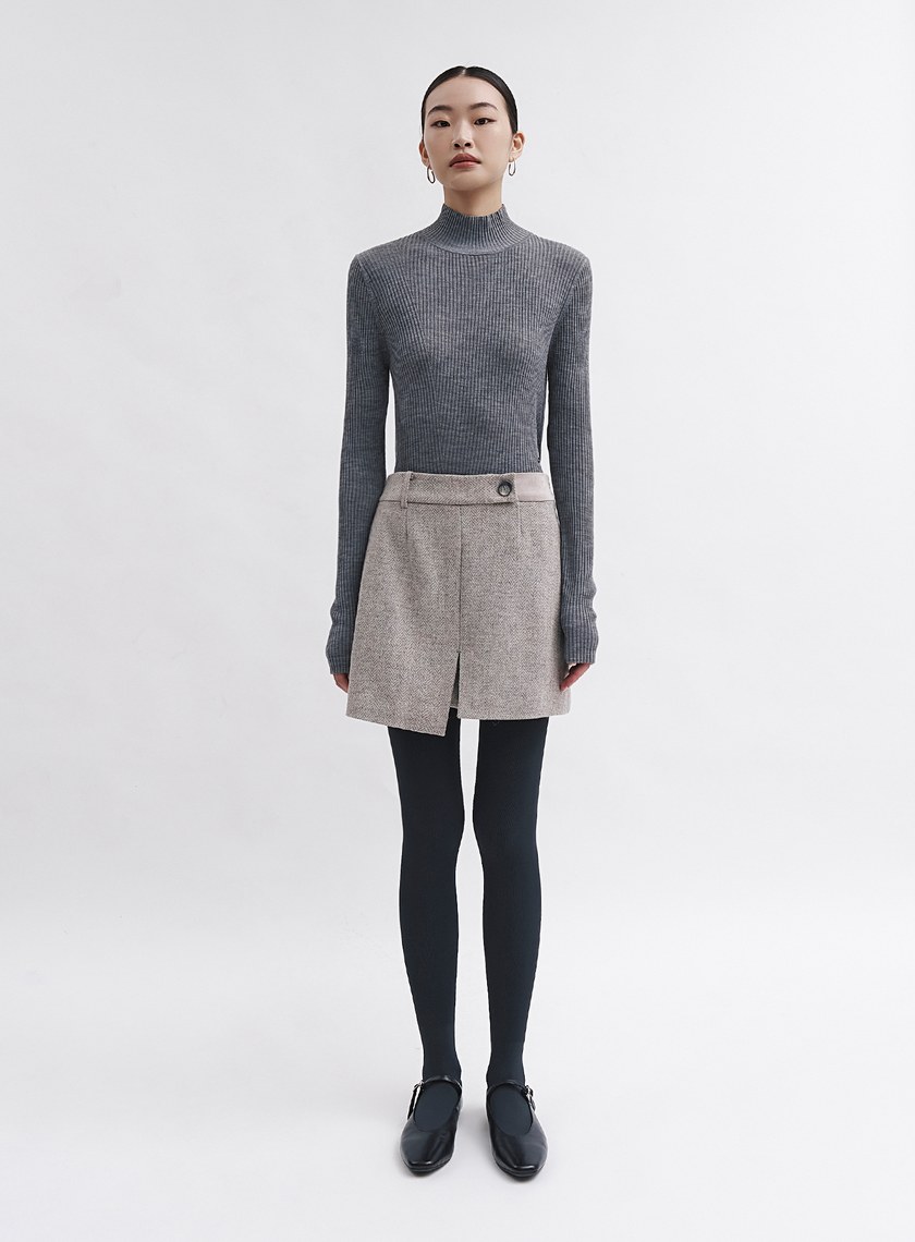 可機洗羊毛半高領針織衫