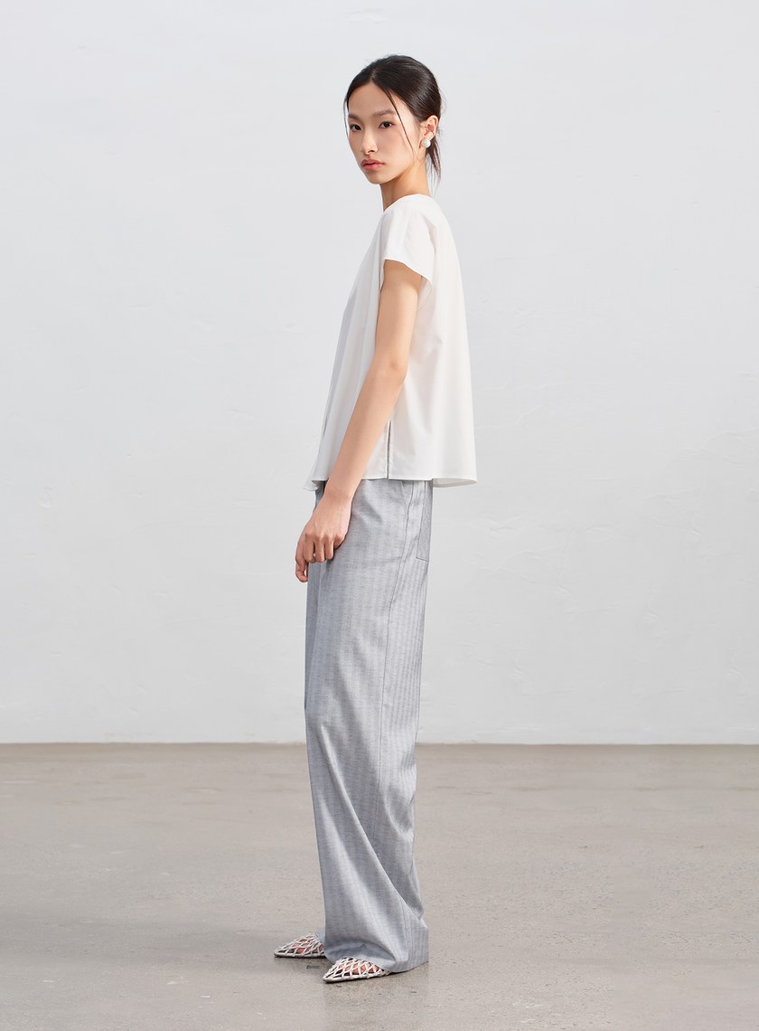 不對稱領口抗皺涼感上衣