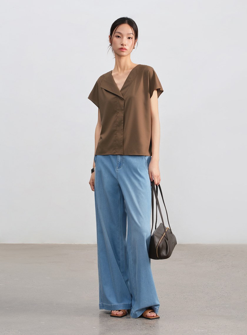 不對稱領口抗皺涼感上衣