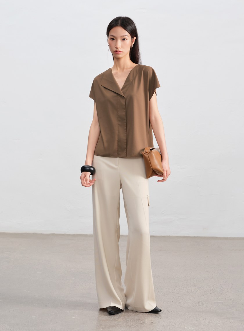 不對稱領口抗皺涼感上衣