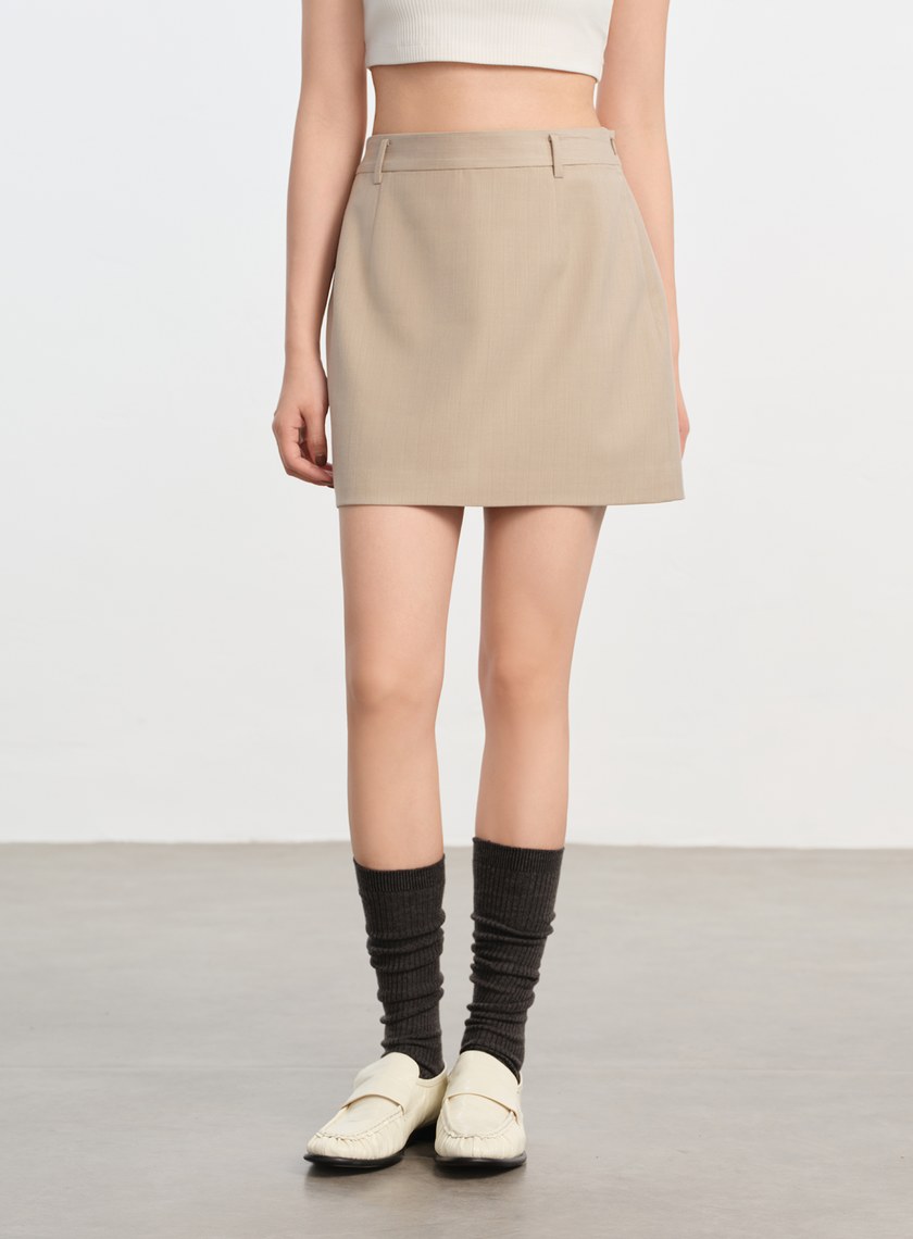 俐落直筒西裝短裙