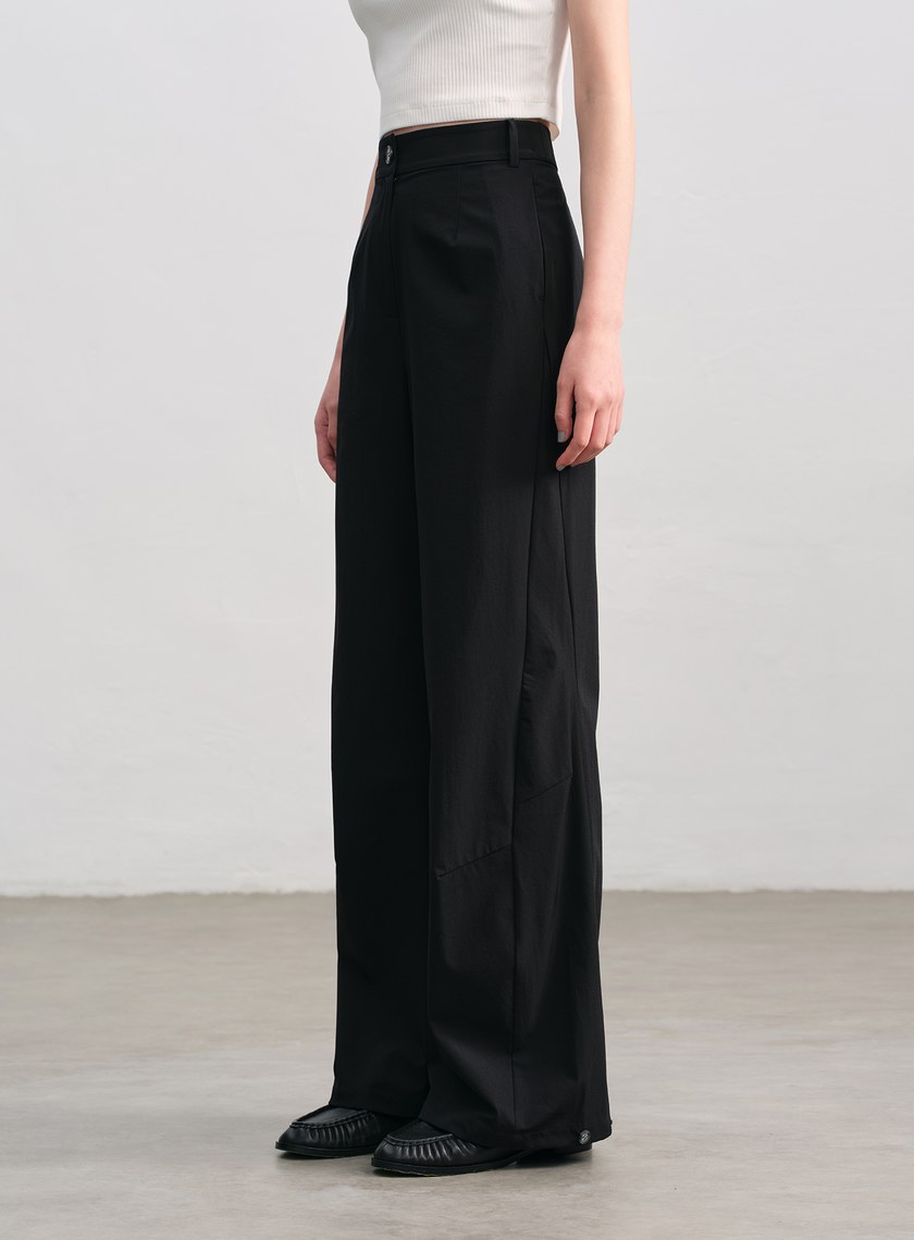 輕盈抗皺休閒長褲