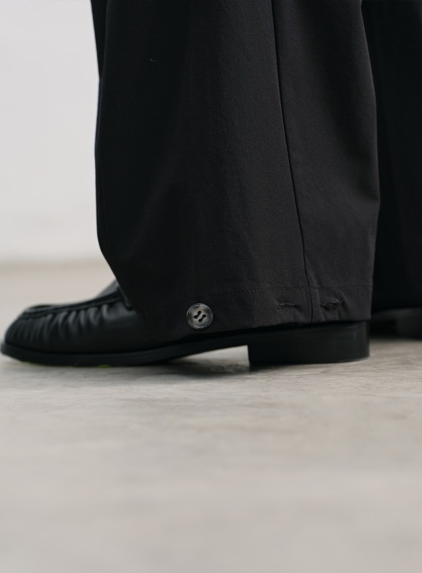 輕盈抗皺休閒長褲