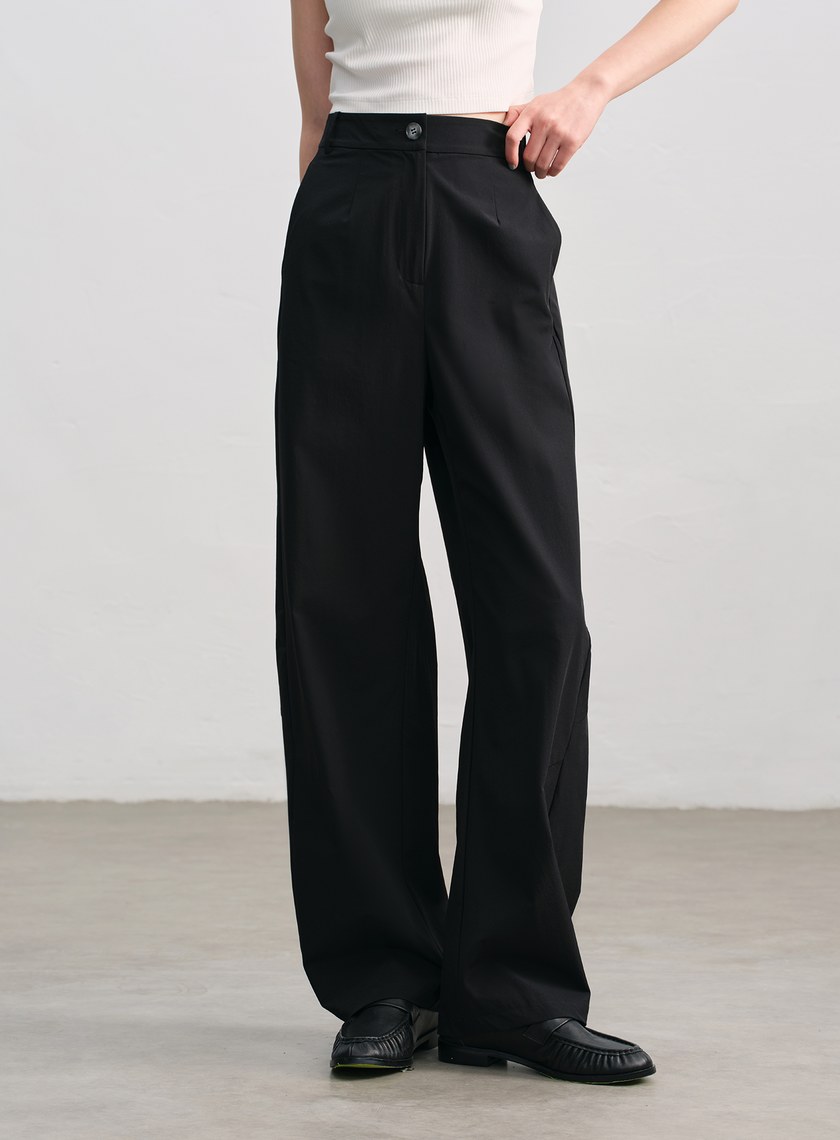 輕盈抗皺休閒長褲