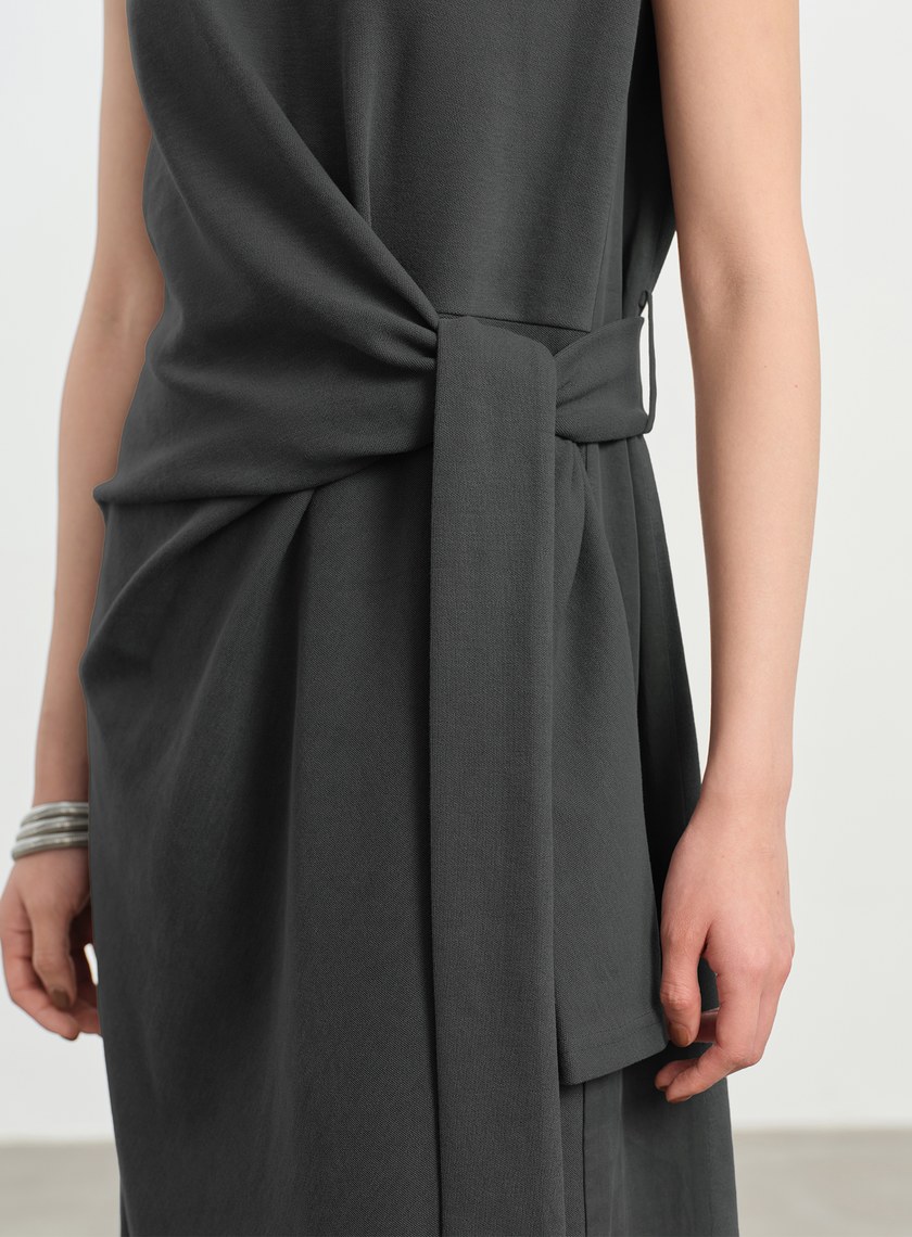 垂墜感綁帶連身裙