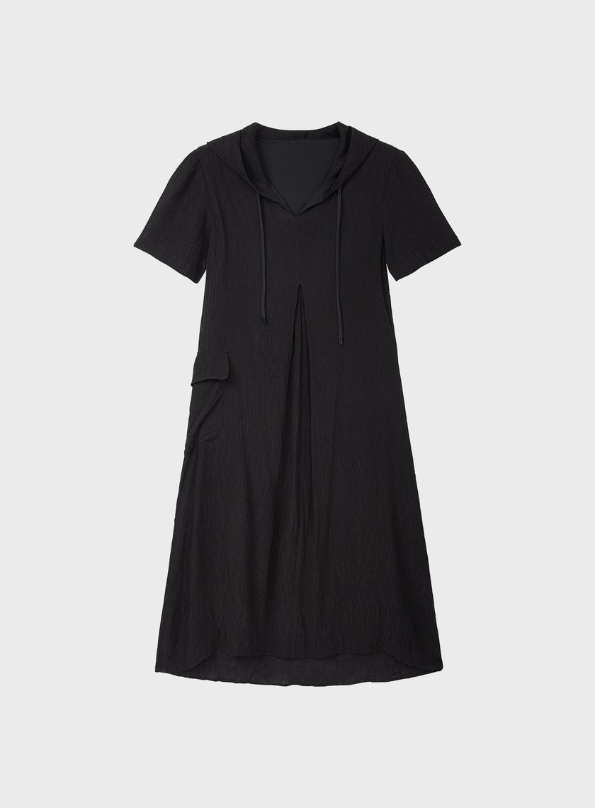 褶皺肌理連帽洋裝