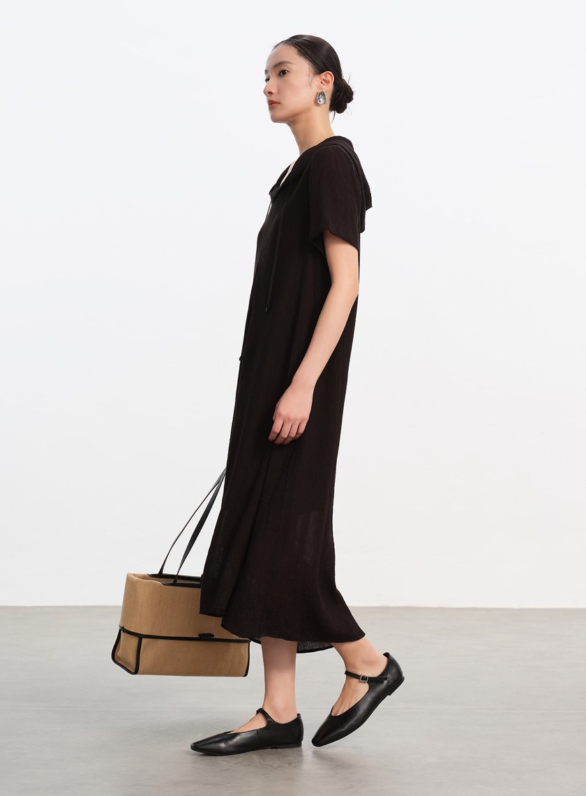 褶皺肌理連帽洋裝