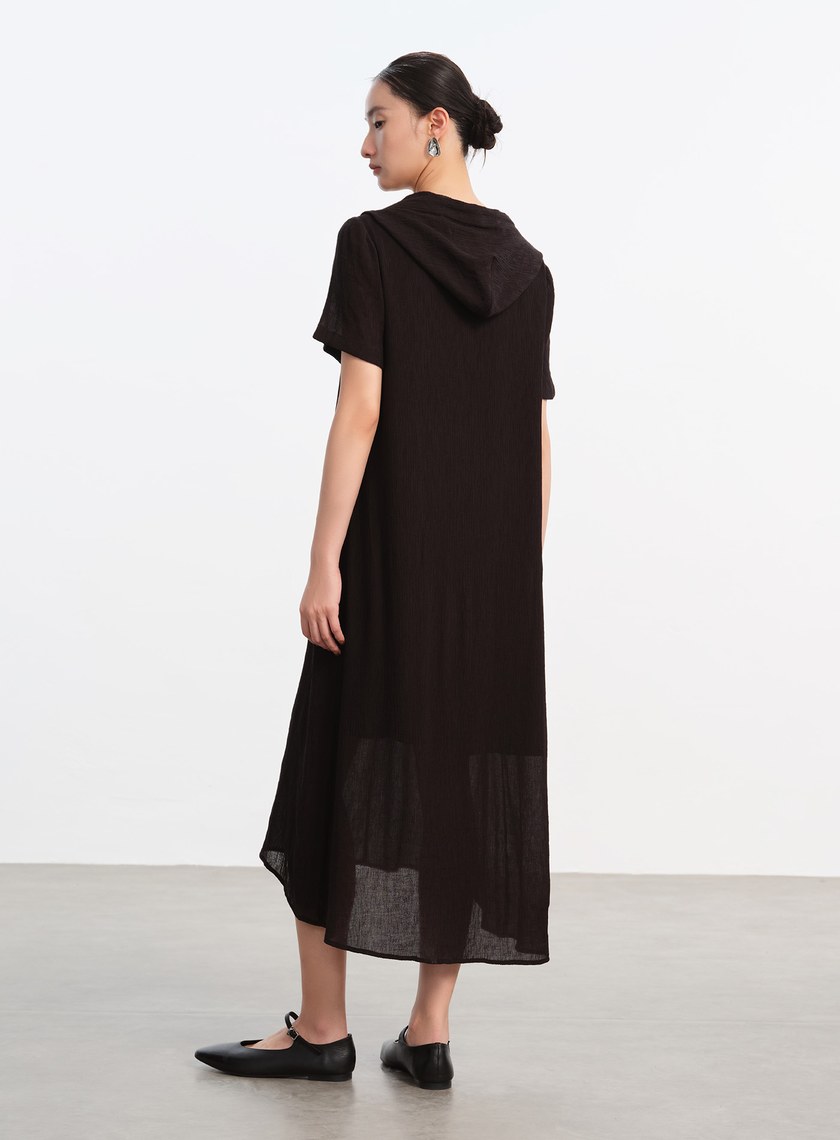 褶皺肌理連帽洋裝