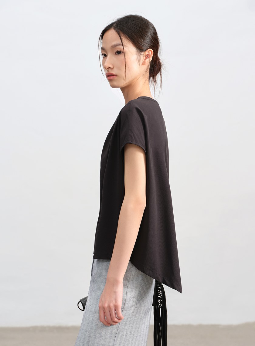 不對稱剪裁造型T-Shirt