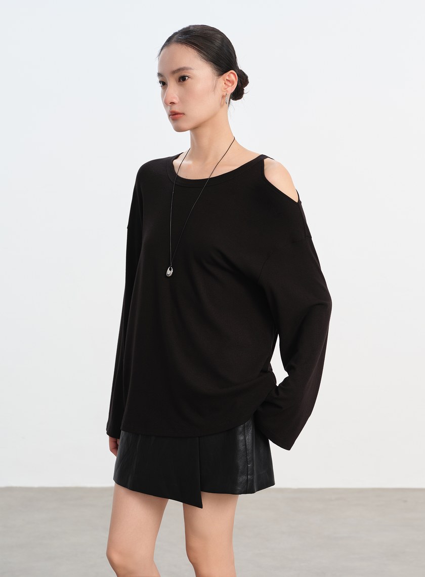 慵懶露肩針織衫