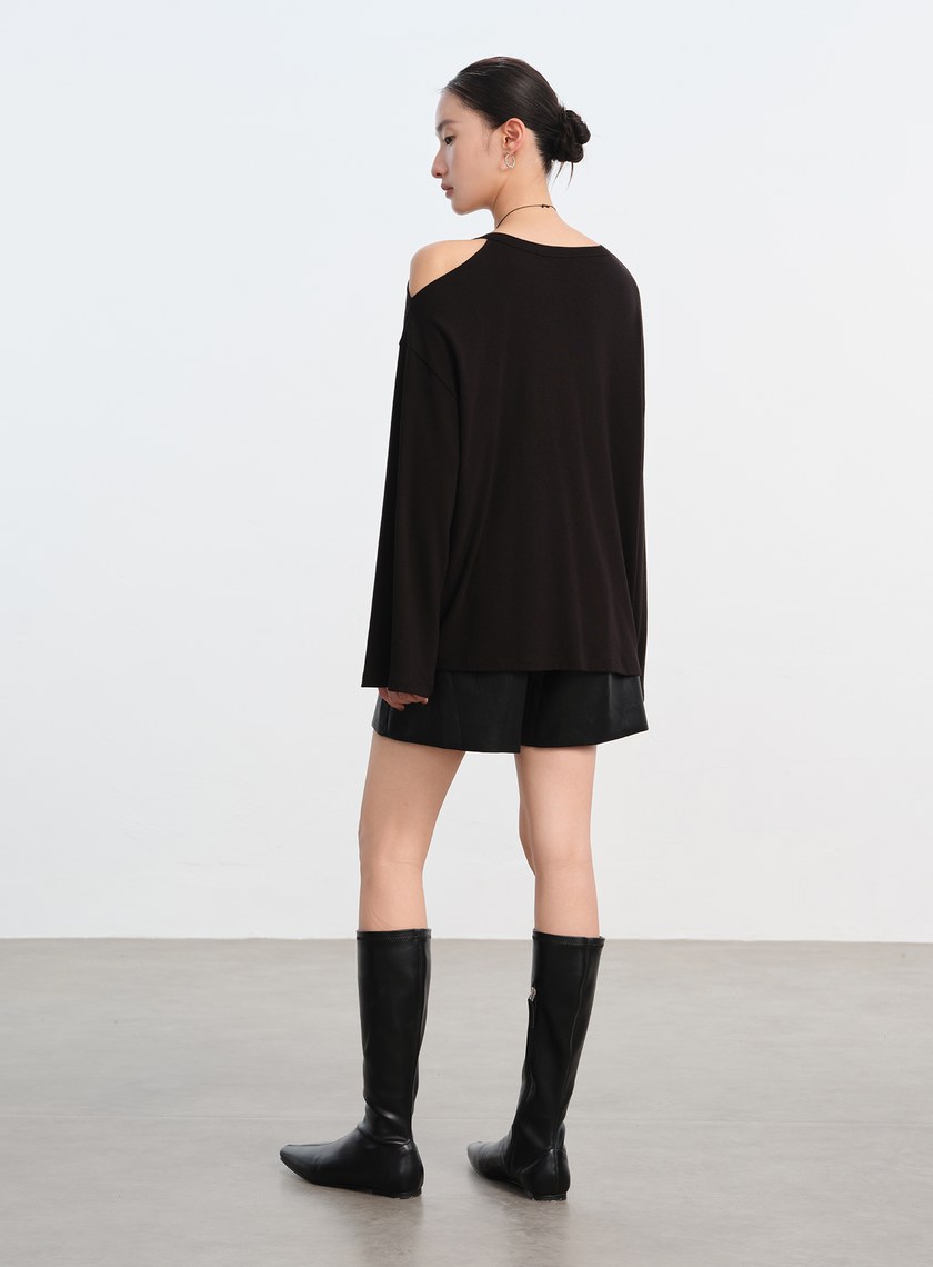 慵懶露肩針織衫