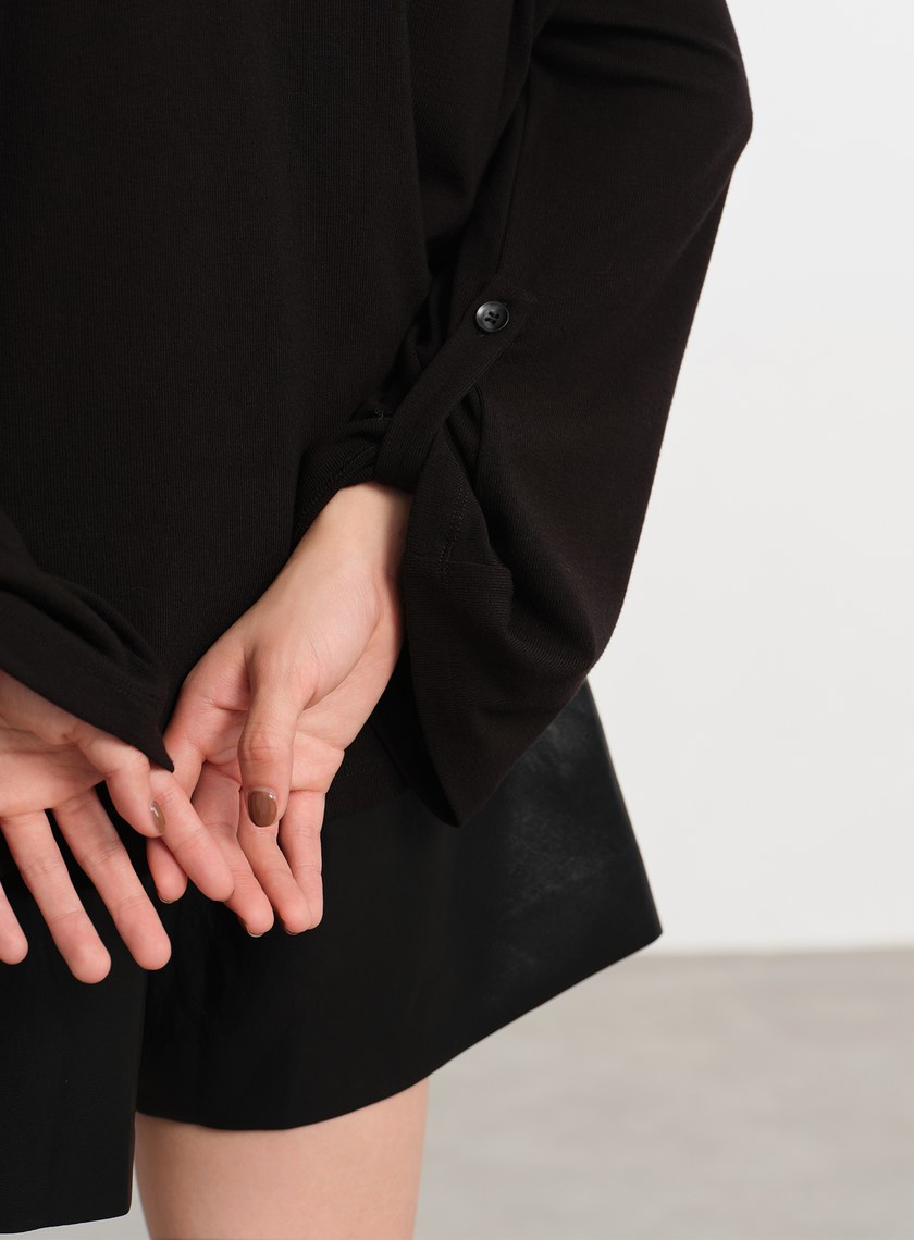 慵懶露肩針織衫