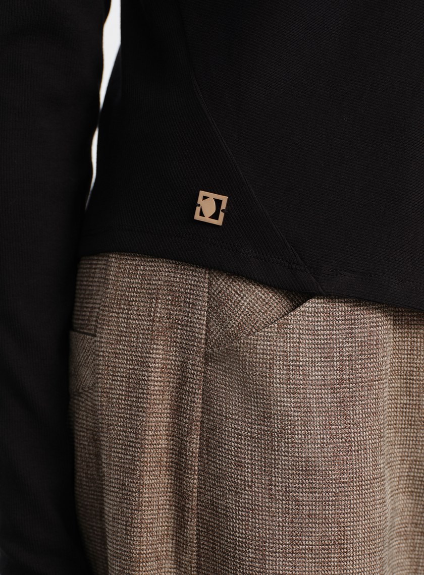 不對稱斜領修身上衣