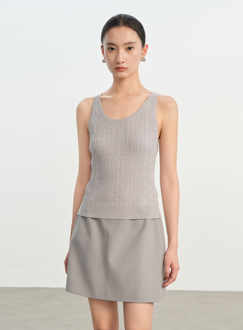 立體花紋圓領背心