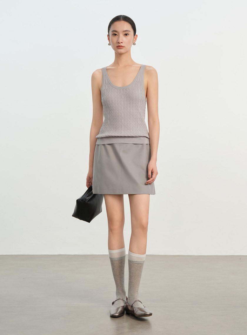 立體花紋圓領背心