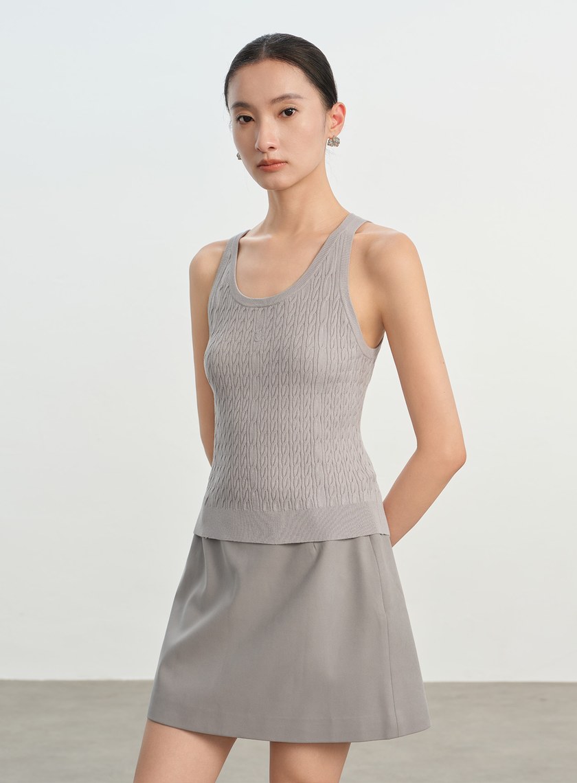 立體花紋圓領背心