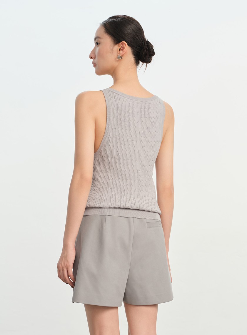 立體花紋圓領背心