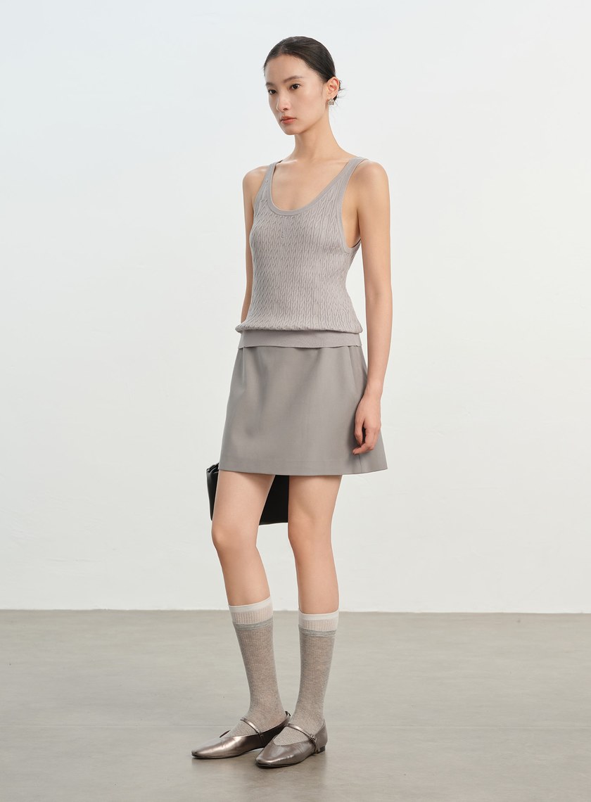 立體花紋圓領背心