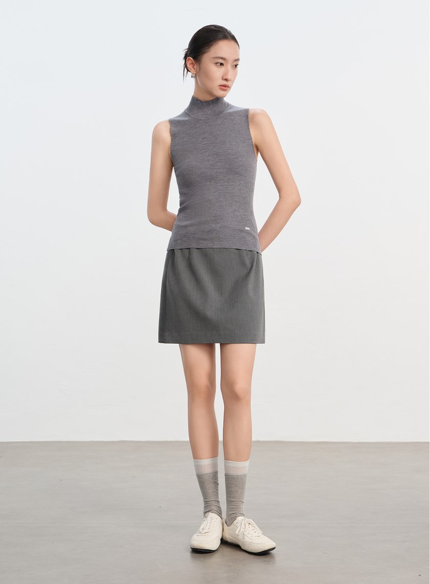 純羊毛半高領針織背心