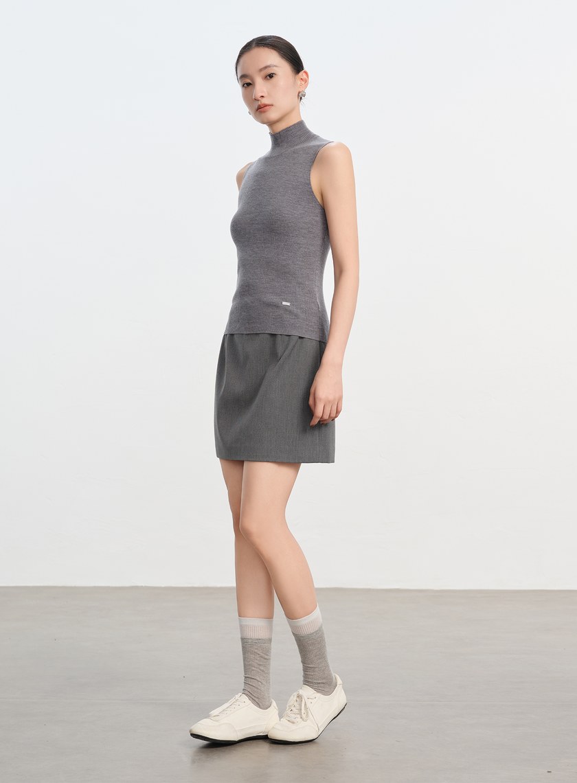 純羊毛半高領針織背心